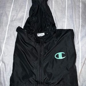 Mens Champion windbreak. In great condition! Super light weight. Size large